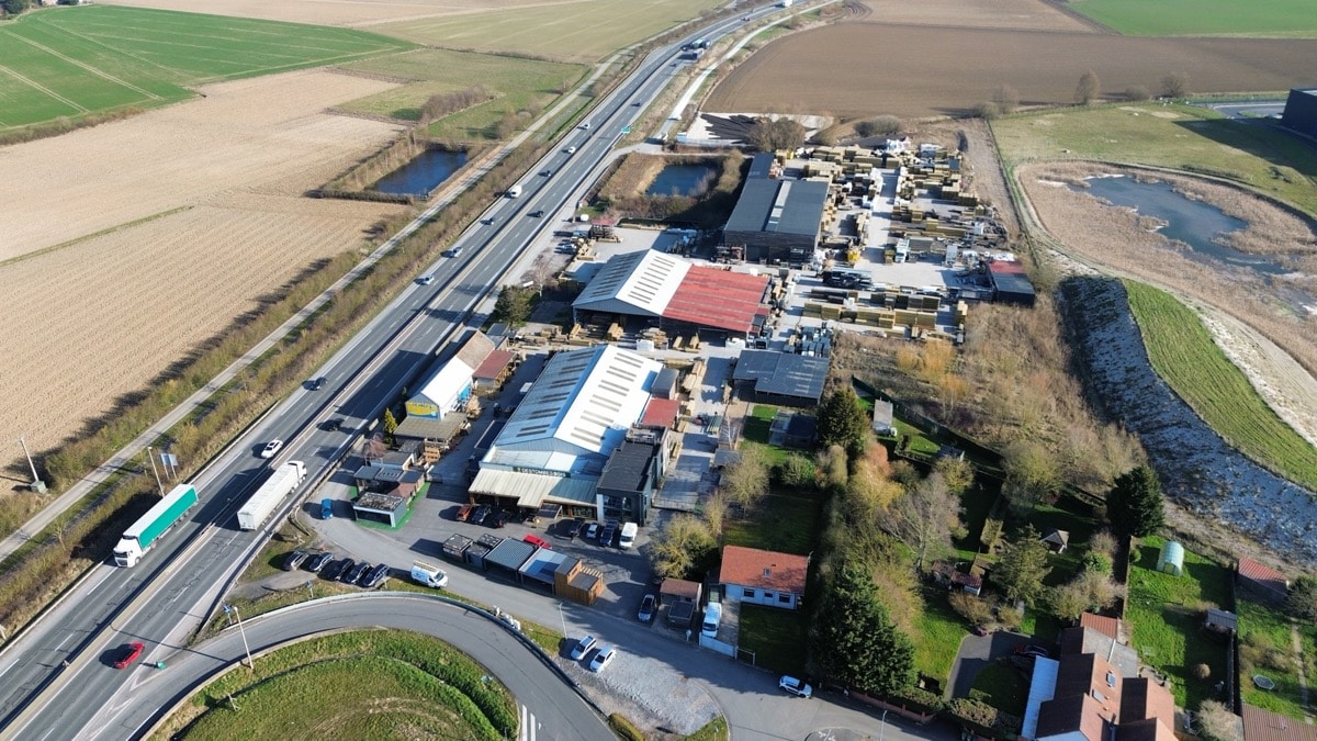 Vue aérienne usine Illies (Nord) — Groupe Abri Français, fabrication clôtures bois autoclave